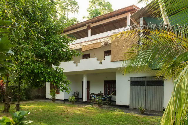 Surfing Hikkaduwa House for rent lease sale cool