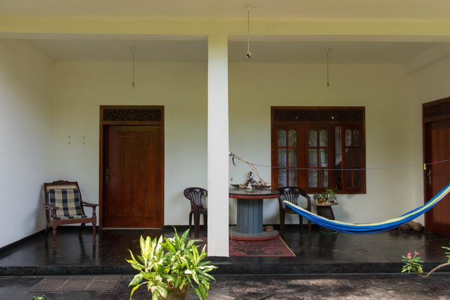 Surfing Hikkaduwa House for rent lease sale now